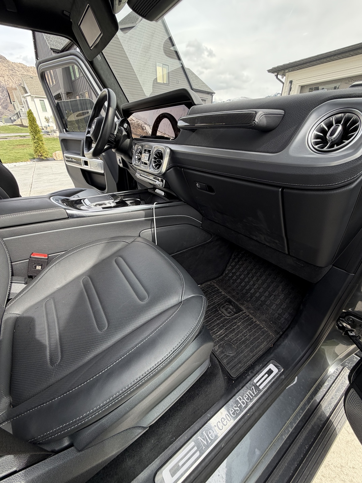 Mercedes interior before detail